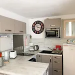 아파트 Les Agathes By Interhome