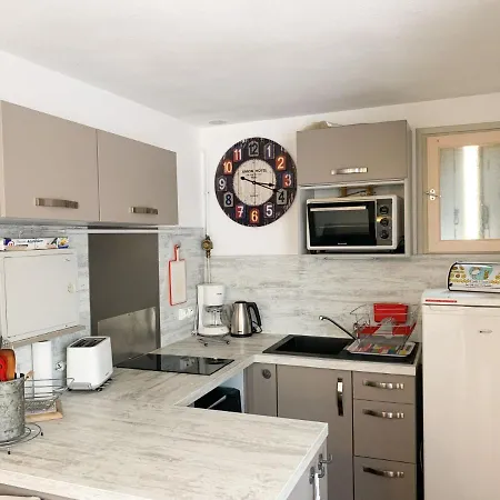 Apartment Les Agathes By Interhome